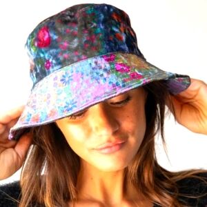 The Natural life velvet bucket hat